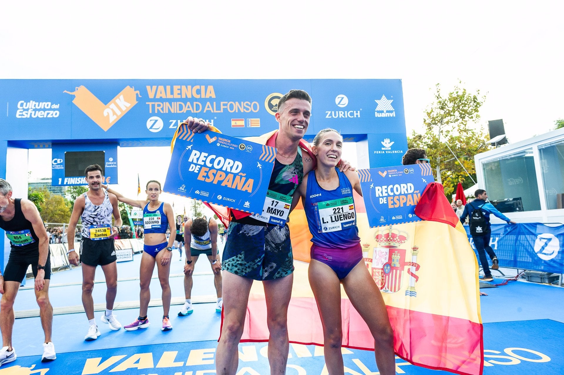 La extremeña Laura Luengo bate el récord de España de medio maratón en Valencia La extremeña Laura Luengo bate el récord de España de medio maratón en Valencia