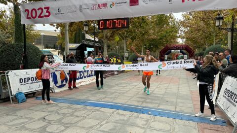 Mohamed Massat, media marat&oacute;n de Ciudad Real