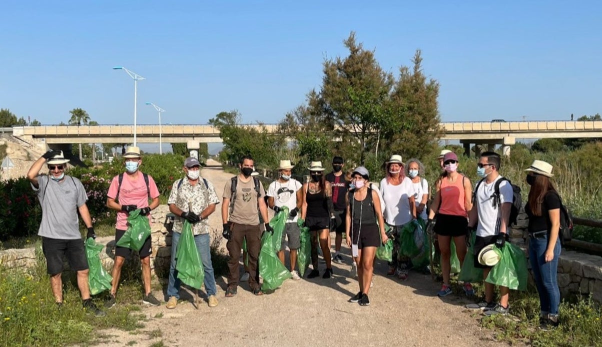 'Vega Baja Limpia' apela a la conciencia ciudadana para cuidar el entorno natural de nuestra comarca 'Vega Baja Limpia' apela a la conciencia ciudadana para cuidar el entorno natural de nuestra comarca