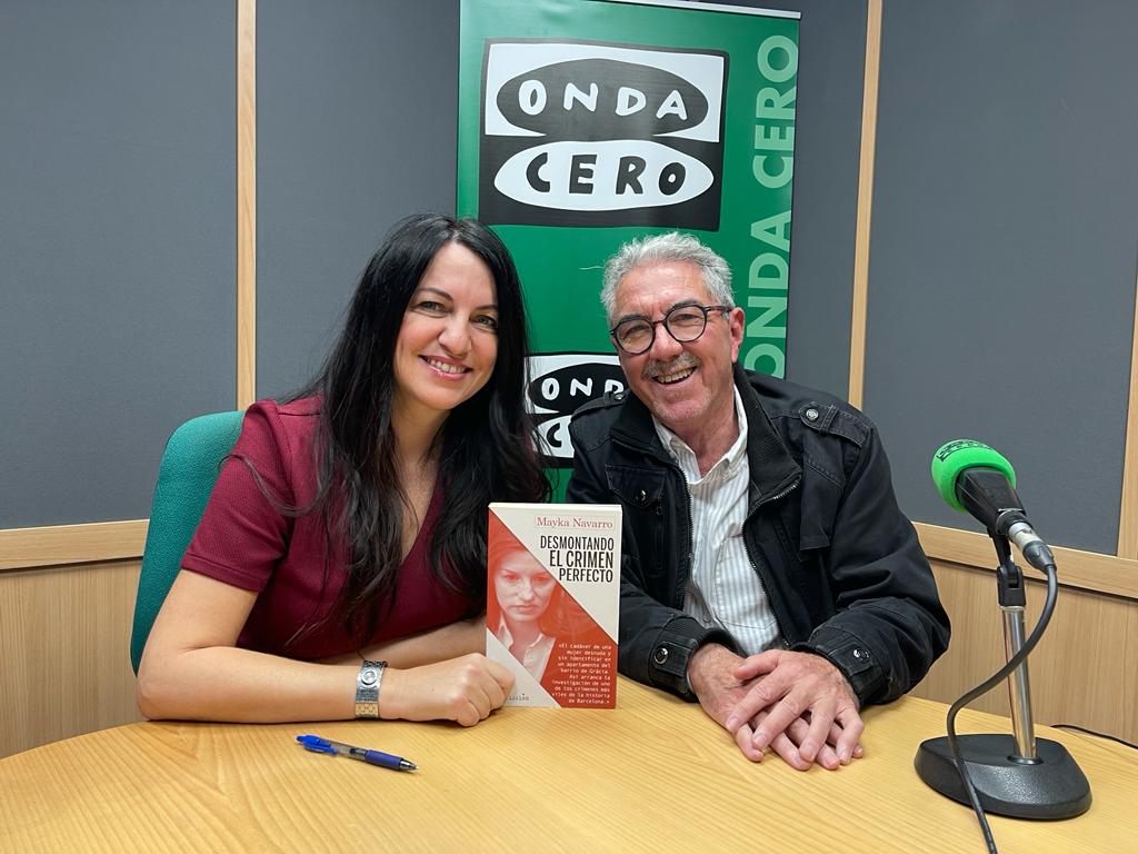 Manuel Avilés disecciona en Más de uno Alicante la novela 'Desmontando el crimen perfecto' de Mayka Navarro Manuel Avilés disecciona en Más de uno Alicante la novela 'Desmontando el crimen perfecto' de Mayka Navarro