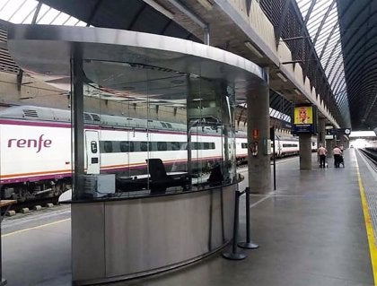 El alcalde pedirá una reunión con Adif ante el "deterioro diario" del AVE El alcalde pedirá una reunión con Adif ante el "deterioro diario" del AVE