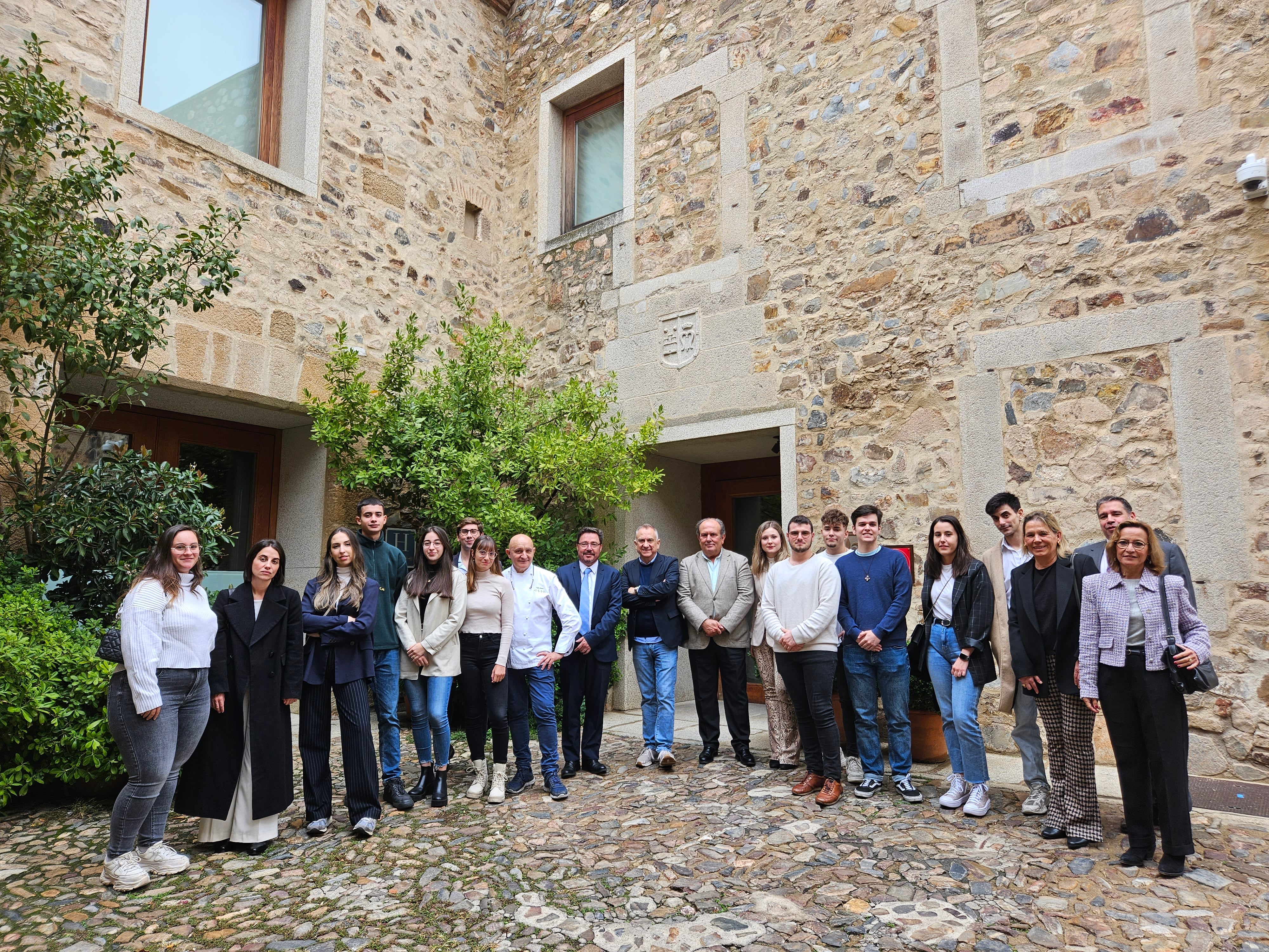 60 personas pasarán por el Curso de Alta Formación de Atrio que servirá para crear una bolsa de trabajadores altamente cualificados 60 personas pasarán por el Curso de Alta Formación de Atrio que servirá para crear una bolsa de trabajadores altamente cualificados