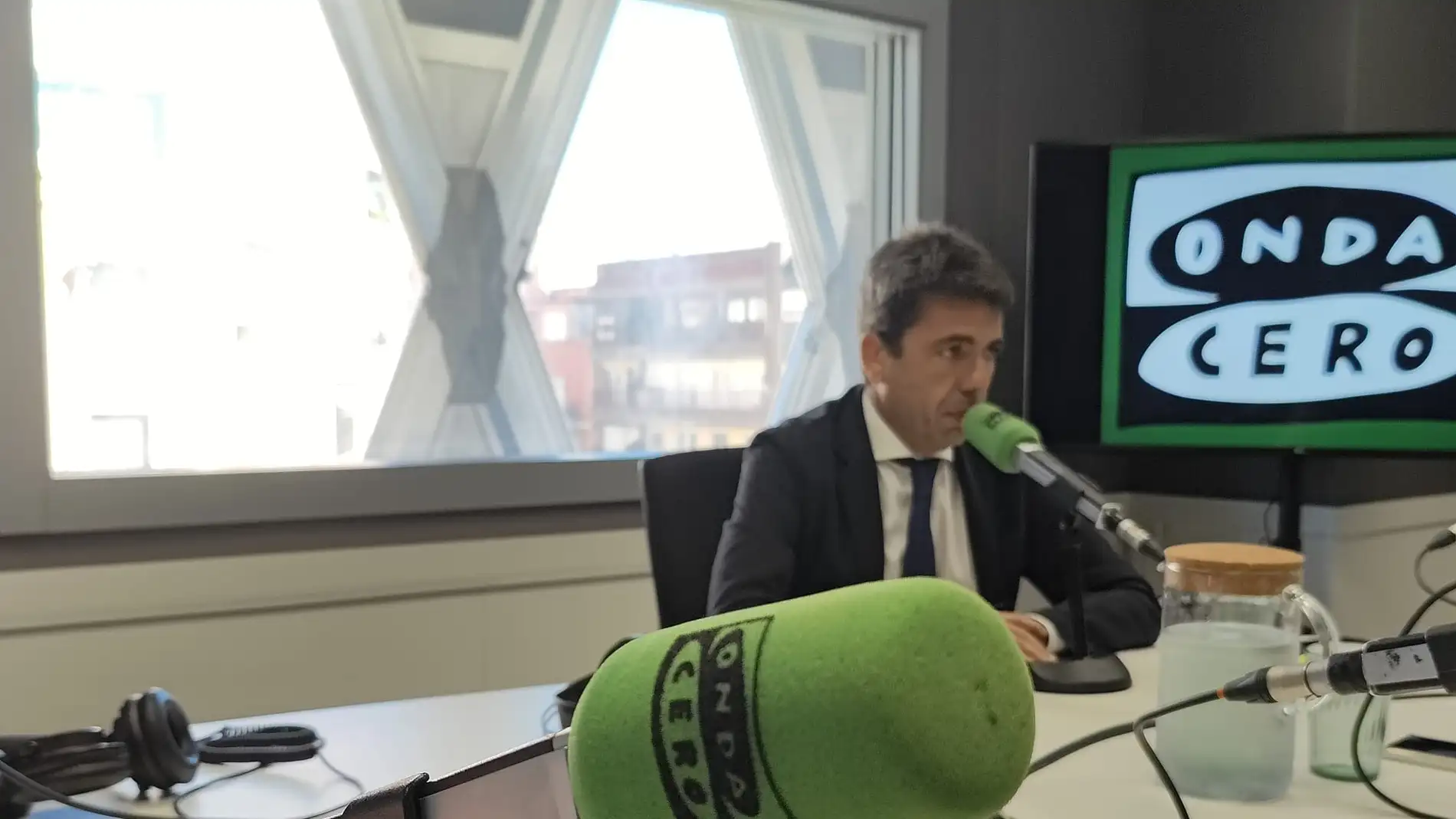 El 'president' de la Generalitat Valenciana, Carlos Mazón, durante una entrevista en los estudios de Onda Cero