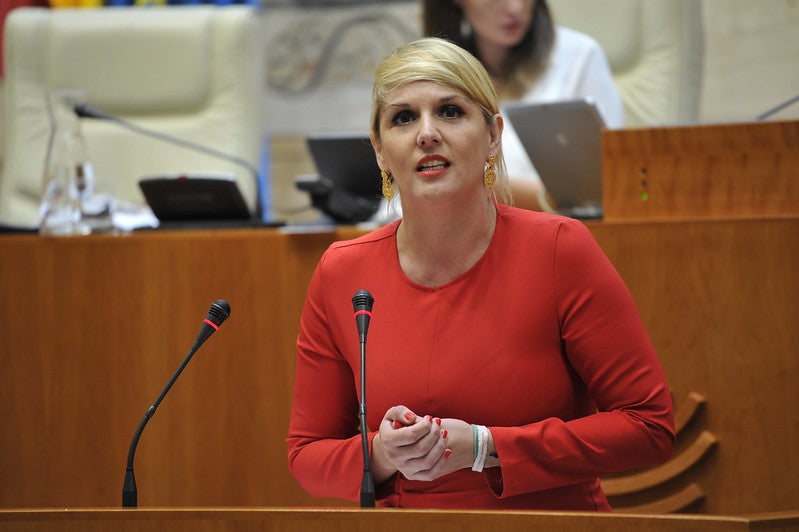 Elena Manzano pide una reunión con la ministra de Hacienda para conocer las entregas a cuenta y tratar la financiación autonómica Elena Manzano pide una reunión con la ministra de Hacienda para conocer las entregas a cuenta y tratar la financiación autonómica