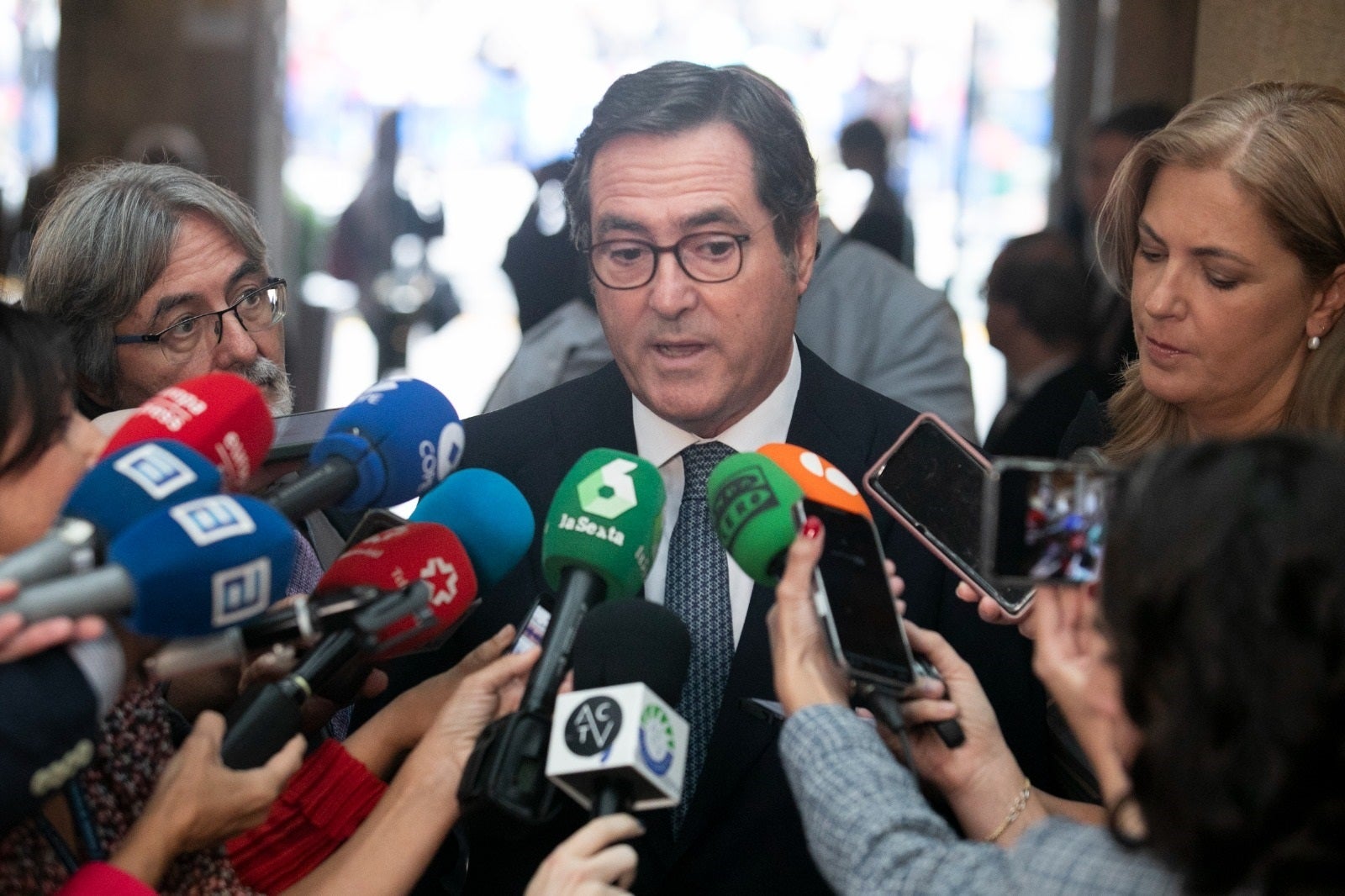 Reducción de jornada laboral: empresarios y sindicatos afean a PSOE y Sumar que obvien la negociación colectiva Reducción de jornada laboral: empresarios y sindicatos afean a PSOE y Sumar que obvien la negociación colectiva