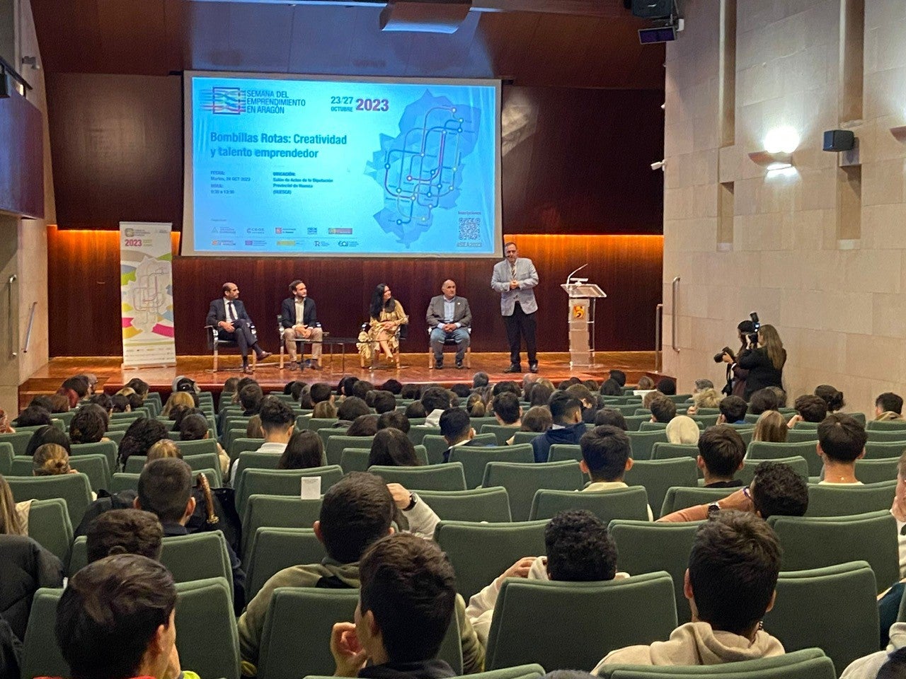 Creatividad y conciencia social, en los proyectos de Bombillas Rotas Creatividad y conciencia social, en los proyectos de Bombillas Rotas