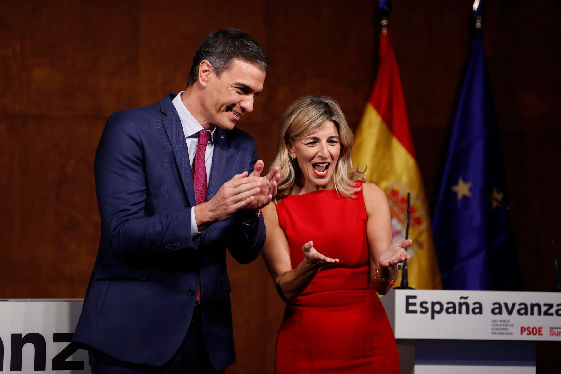 Ya hay Gobierno, con permiso de Puigdemont Ya hay Gobierno, con permiso de Puigdemont