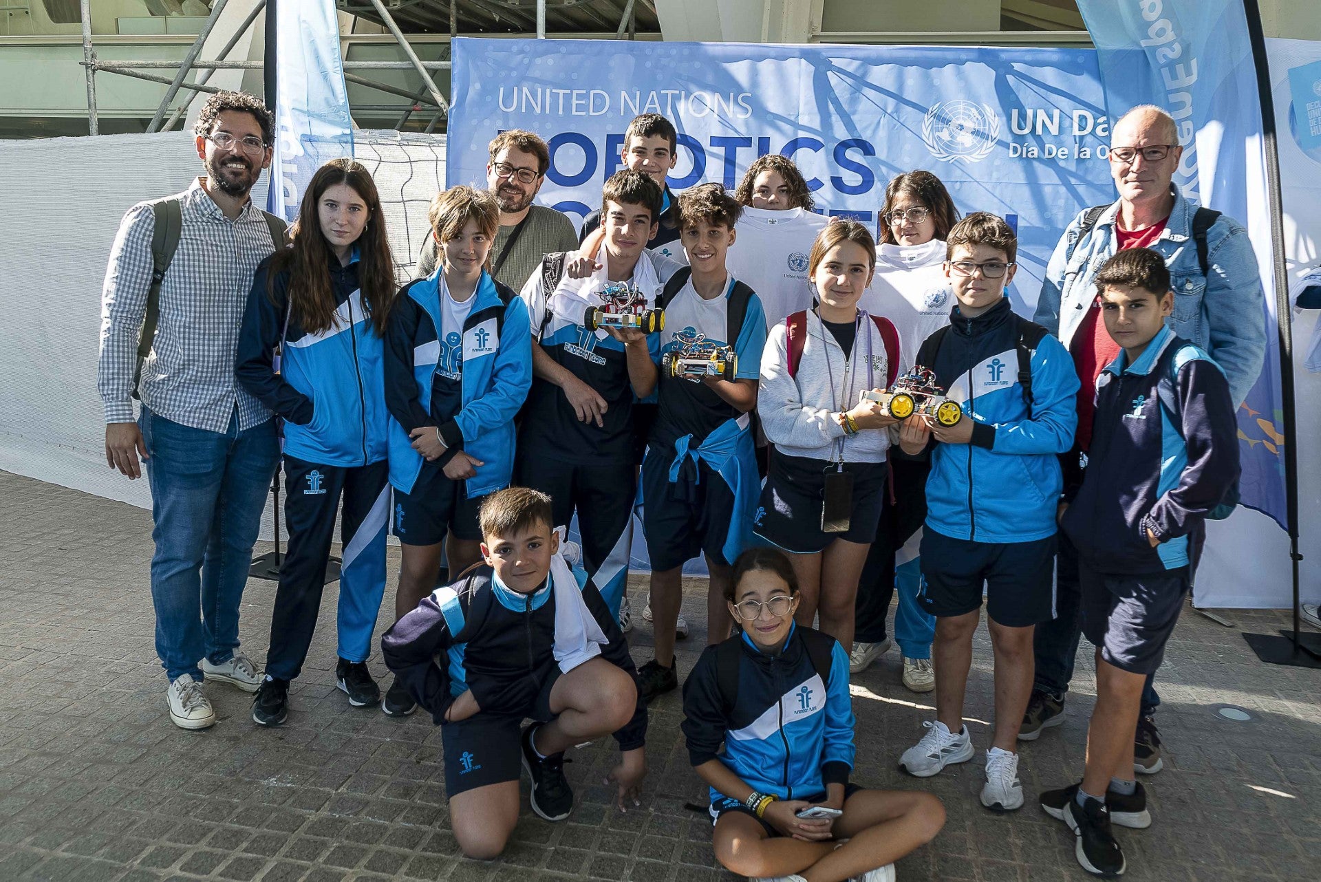 El colegio Fundación Flors de Vila-real consigue pódium en el Concurso de Robótica de la ONU en Valencia El colegio Fundación Flors de Vila-real consigue pódium en el Concurso de Robótica de la ONU en Valencia