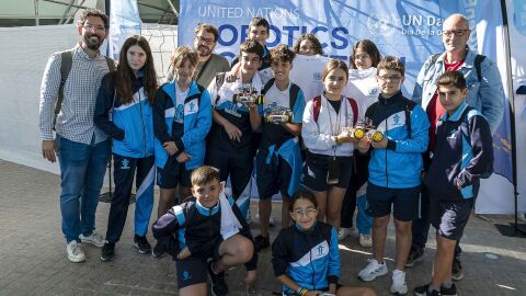 Equipo de alumnos del colegio Fundaci&oacute; Flors de Vila-real. 