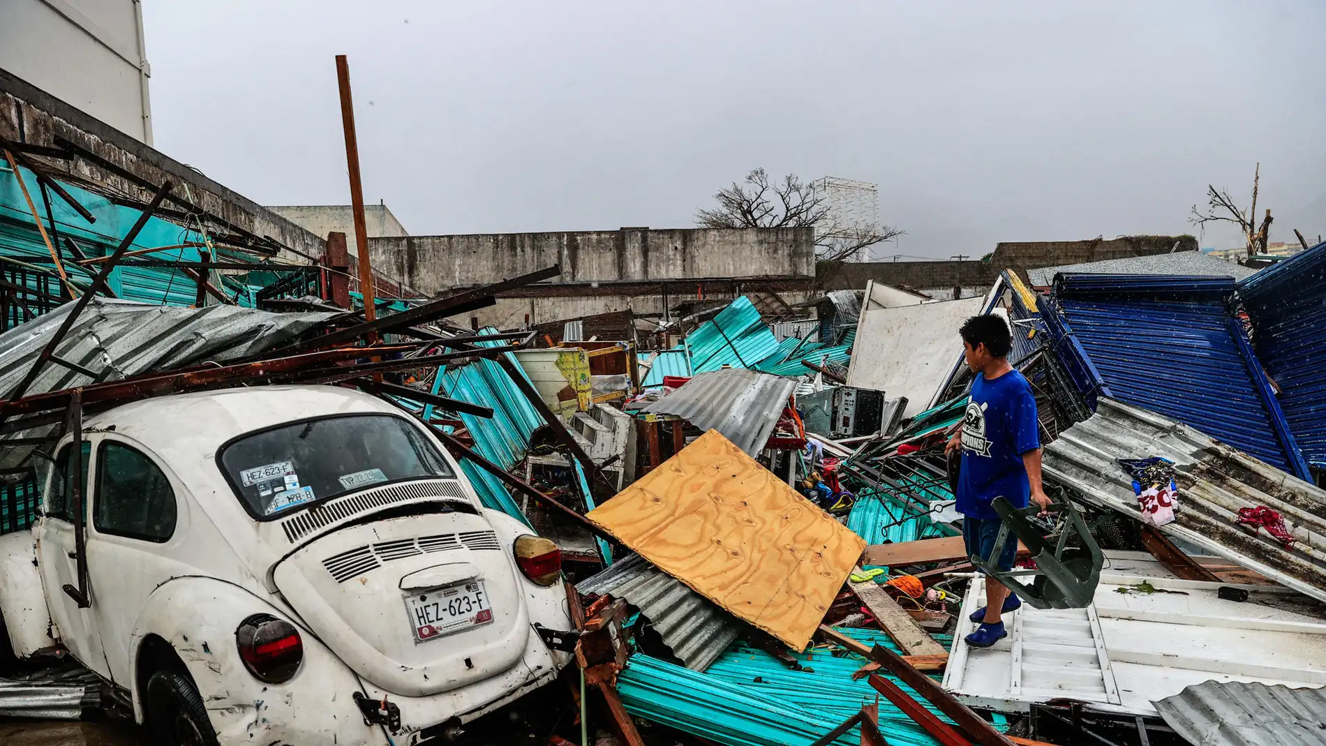 El huracán Otis deja 27 muertos y cuatro desaparecidos a su paso por México