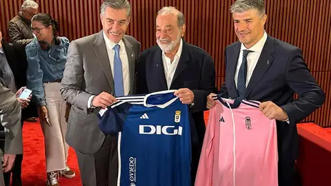 Martín Peláez, Carlos Slim y César Martín, en Avilés Martín Peláez, Carlos Slim y César Martín, en Avilés