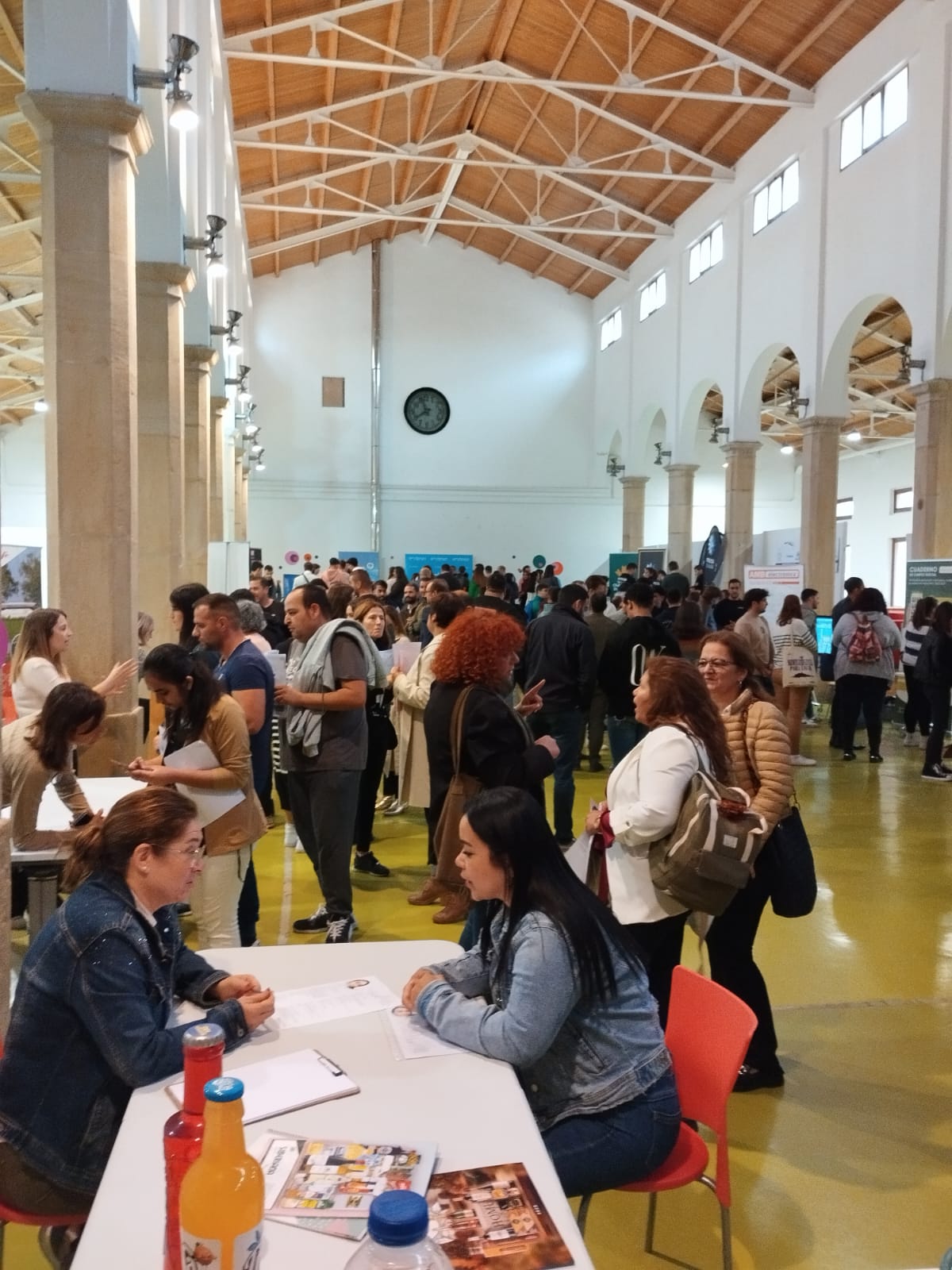 Unas 200 personas asisten a la Feria del Empleo en Alcañiz Unas 200 personas asisten a la Feria del Empleo en Alcañiz
