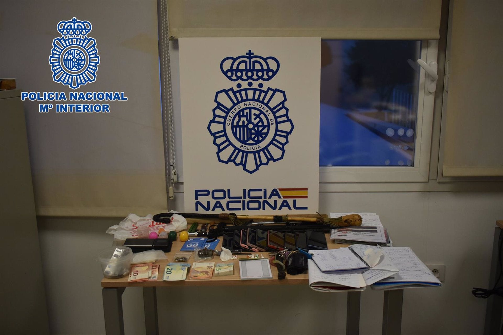 Cuatro detenidos por un clan familiar dedicado a la extorsión y el tráfico de drogas Cuatro detenidos por un clan familiar dedicado a la extorsión y el tráfico de drogas