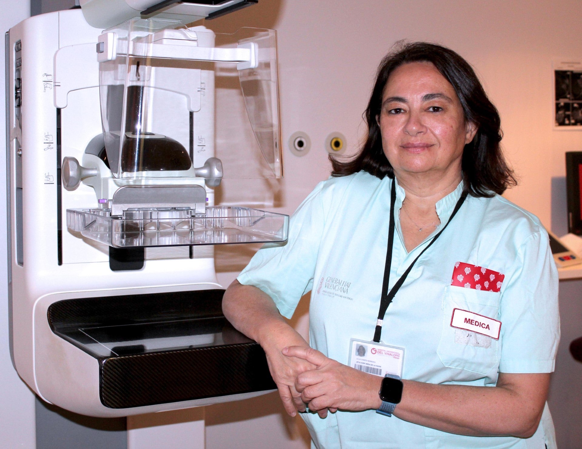 El Hospital del Vinalopó es pionero en España en realizar mamografías con contraste para la detección precoz del cáncer de mama El Hospital del Vinalopó es pionero en España en realizar mamografías con contraste para la detección precoz del cáncer de mama