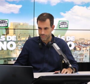 Miguel Ondarreta, presentador de &#39;Más de uno&#39; y redactor de la parte informativa del programa