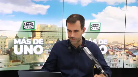 Miguel Ondarreta, presentador de 'Más de uno' y redactor de la parte informativa del programa Miguel Ondarreta, presentador de 'Más de uno' y redactor de la parte informativa del programa