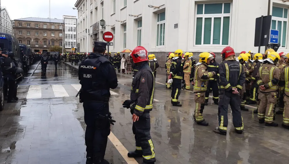 Antidisturbios y bomberos comarcales