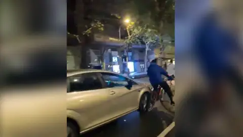 Un coche arrolla a un grupo de ciclistas durante una marcha Un coche arrolla a un grupo de ciclistas durante una marcha