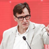 El presidente del Parlament catalán abre este martes con Illa la ronda de consultas previa a su investidura