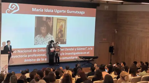 Idoia Ugarte recibe el Zendal por su papel como investigadora Idoia Ugarte recibe el Zendal por su papel como investigadora