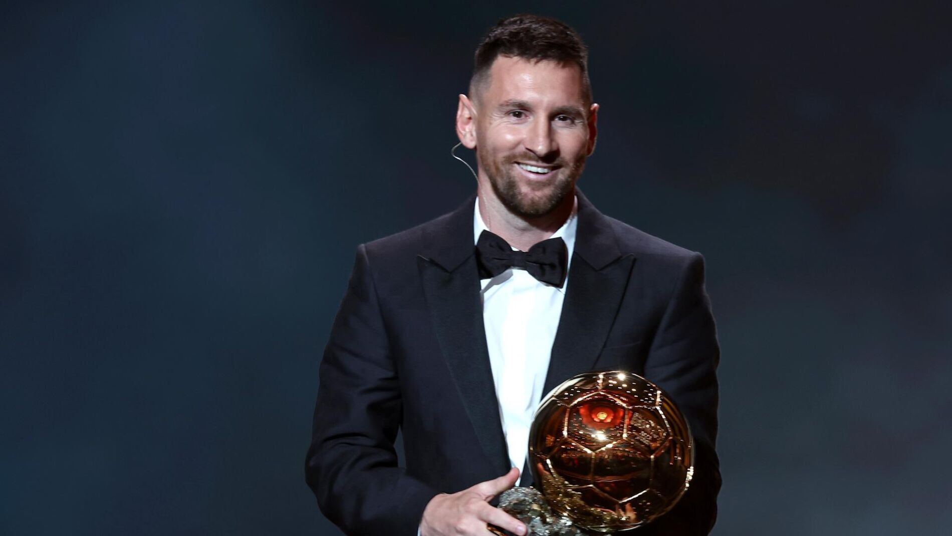 Messi Levanta Su Octavo Balón De Oro Y Aumenta Su Leyenda | Onda Cero Radio