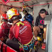 Rescate en helicóptero de los bomberos en el Puig Campana de Finestrat