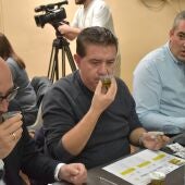 Cabañero anuncia que la Diputación llevará el aceite de oliva de la provincia a la Feria Internacional de Madrid de febrero