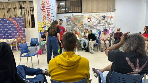 La Casa de la Juventud de Ceuta inaugura el curso &#39;Yo siento, yo defiendo&#39;