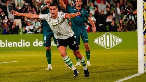 Mantilla celebraci&oacute;n gol - Racing de Santander