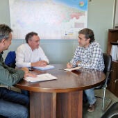 Ayuntamiento de Nava y Consejería abordan temas relacionados con la gestión forestal