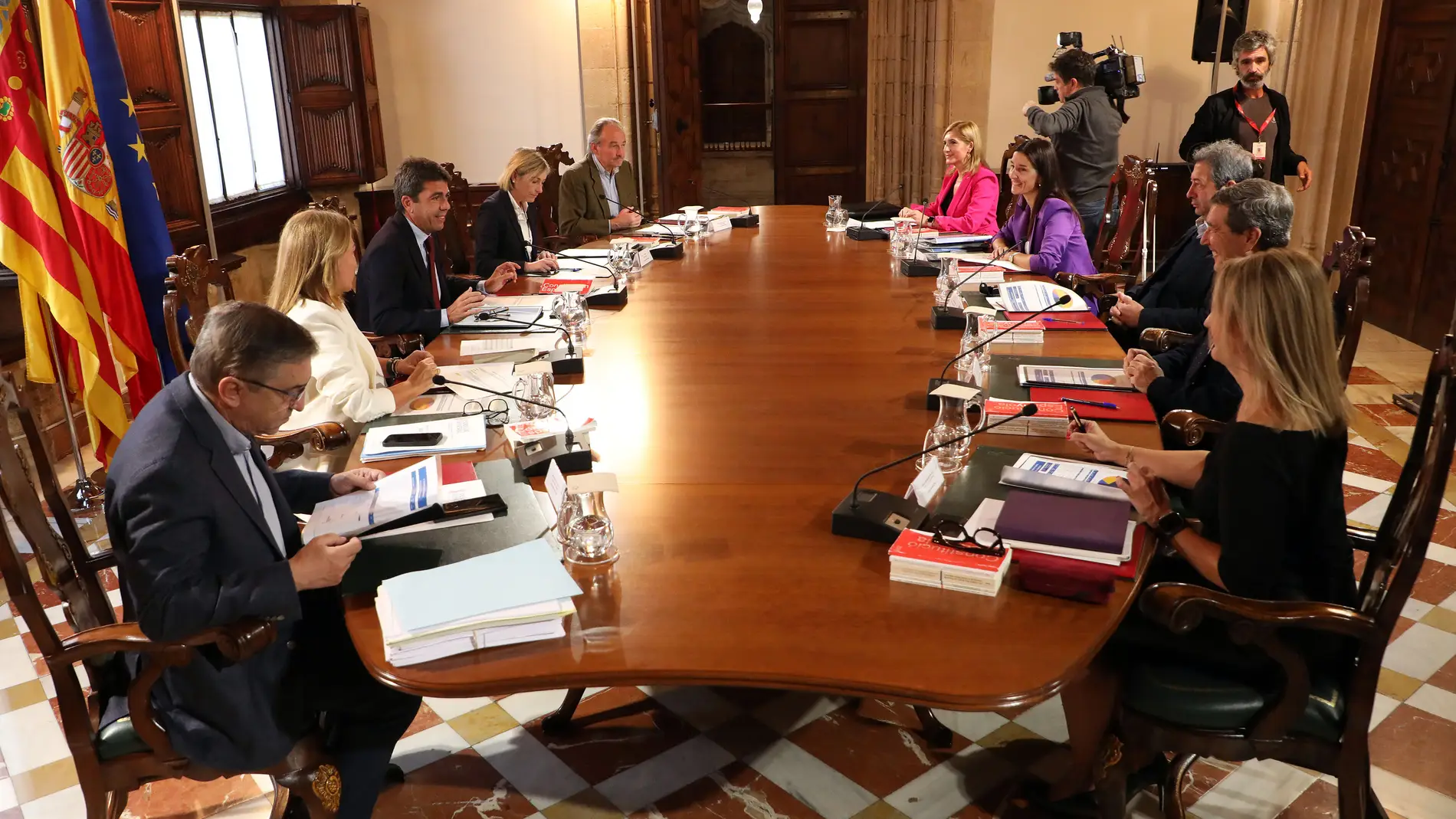 Carlos Mazón preside el Pleno extraordinario del Consell, en el que se ha aprobado el anteproyecto de Ley de Presupuestos de la Generalitat para 2024