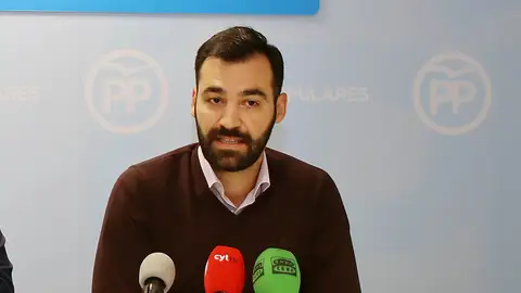 David Fernández David Fernández