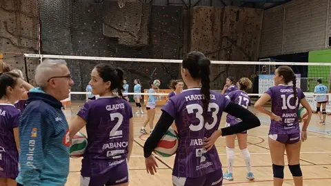 O Aceites Abril volve de vacio de Torrelavega e segue colista O Aceites Abril volve de vacio de Torrelavega e segue colista