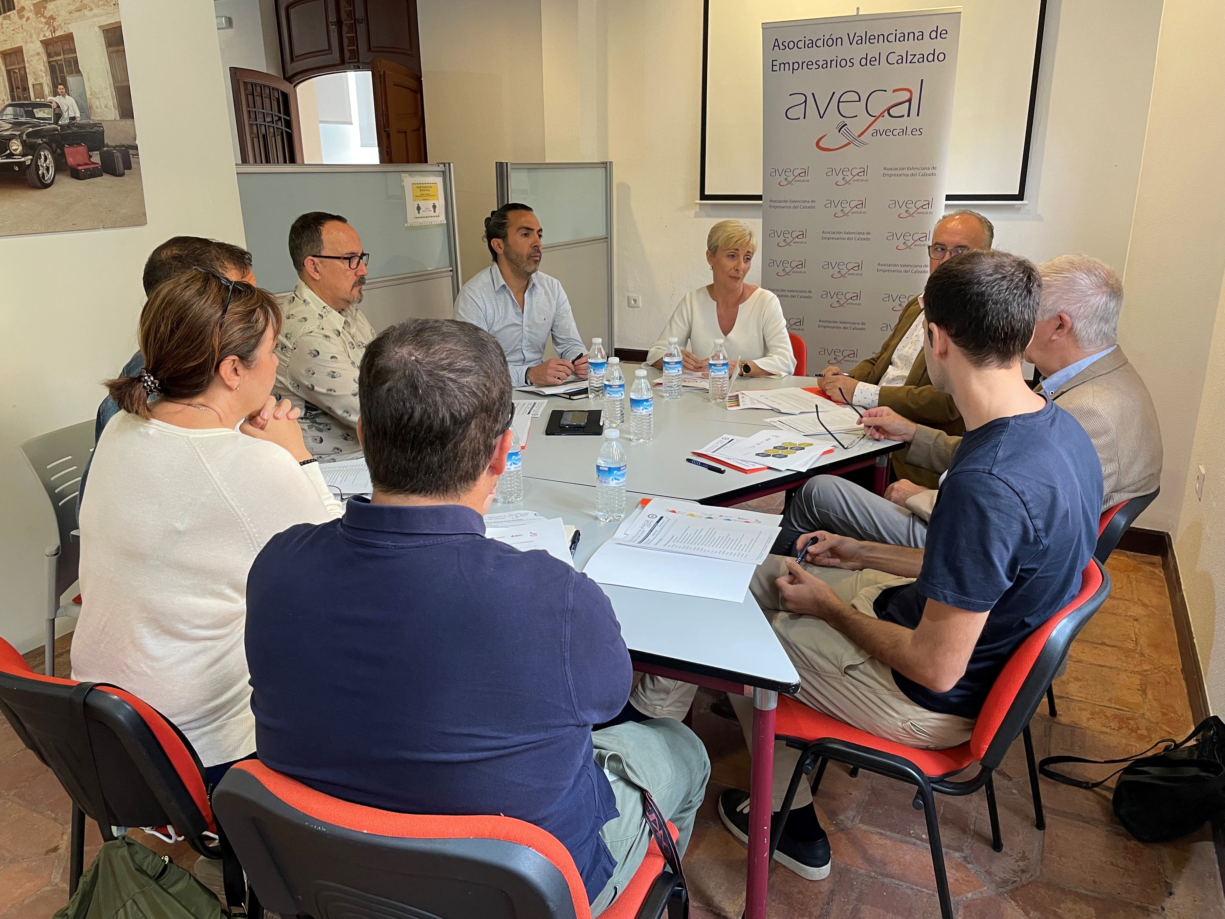Un estudio de Avecal identifica las nuevas especialidades que necesitan cubrir las empresas de calzado Un estudio de Avecal identifica las nuevas especialidades que necesitan cubrir las empresas de calzado