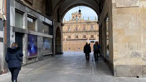 Vista de la Plaza Mayor de Salamanca desde la plaza del poeta Iglesias Vista de la Plaza Mayor de Salamanca desde la plaza del poeta Iglesias