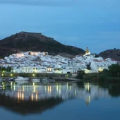 Vista de Sanlúcar de Guadiana desde Portugal. Vista de Sanlúcar de Guadiana desde Portugal.