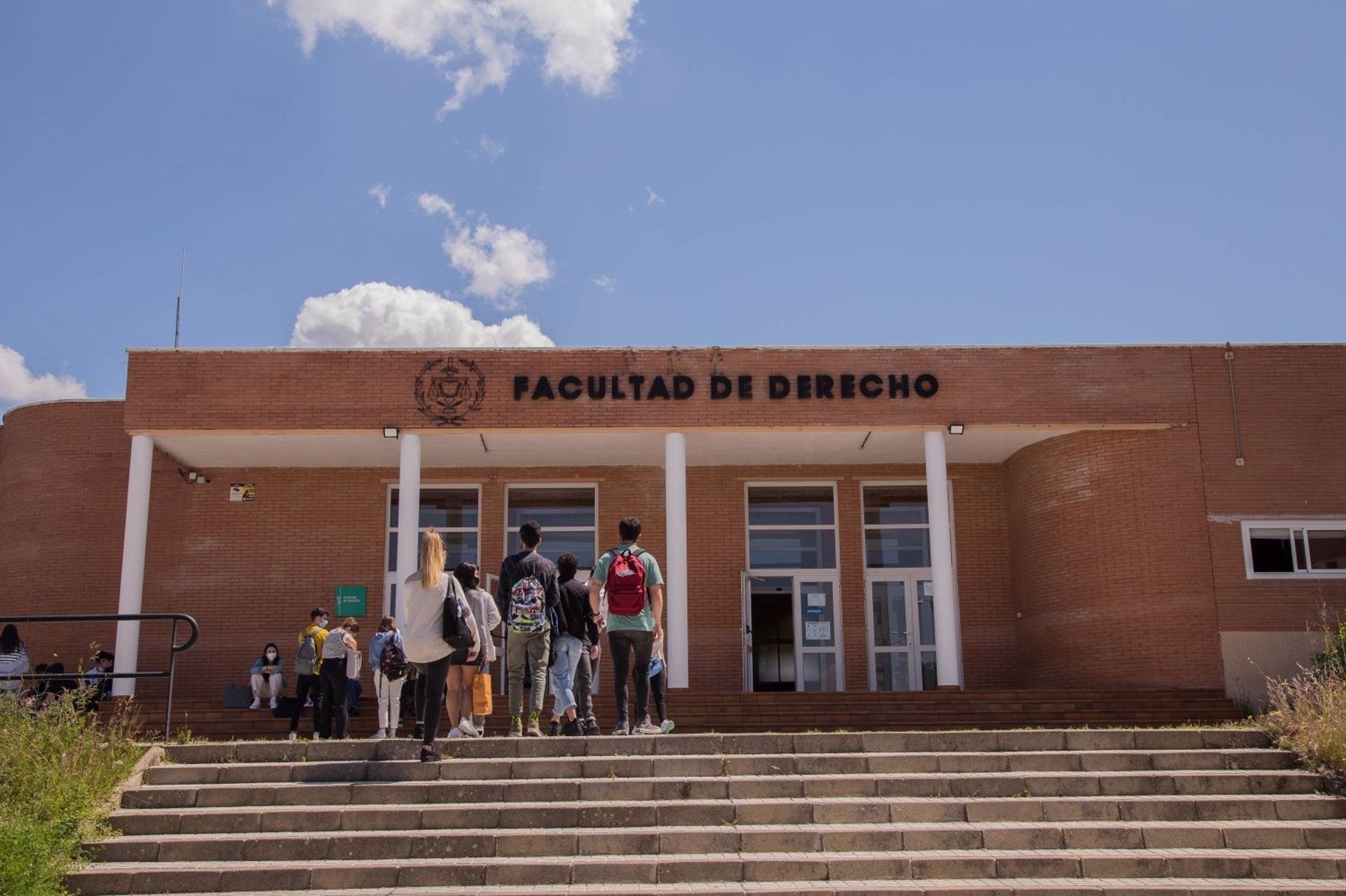 La Facultad de Derecho de la Universidad de Extremadura conmemora su medio siglo de vida con diversas actividades La Facultad de Derecho de la Universidad de Extremadura conmemora su medio siglo de vida con diversas actividades