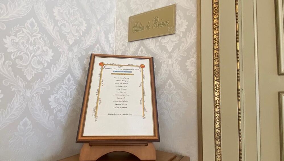 Salón de Reinas, en honor al Perfumerías Avenida