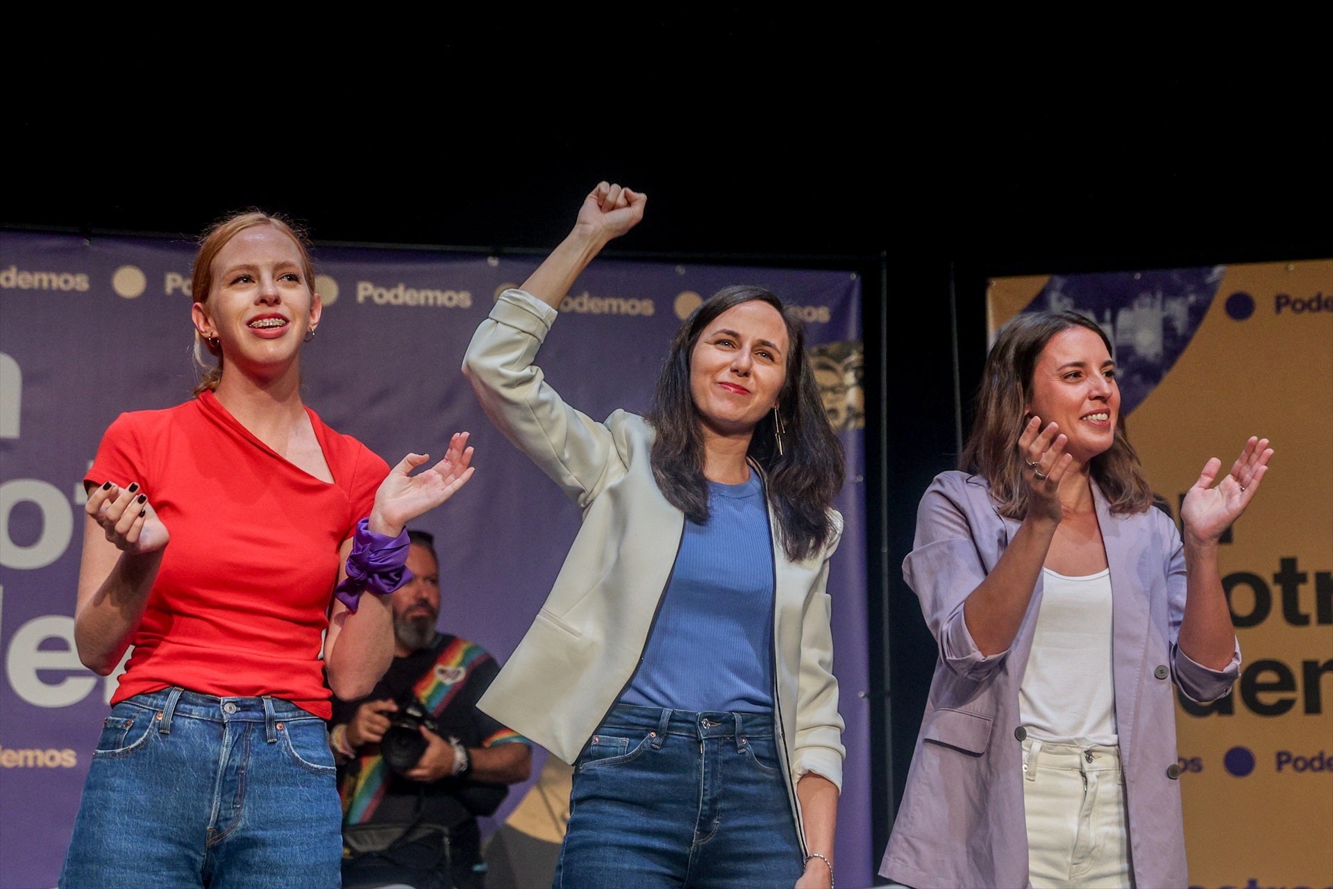 Podemos convoca a sus militantes a una consulta para reforzar su autonomía dentro de Sumar Podemos convoca a sus militantes a una consulta para reforzar su autonomía dentro de Sumar