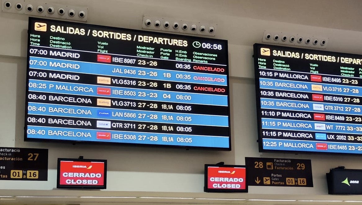 Así ha afectado la borrasca Ciarán en Baleares: Rachas de 112 km/h en Alfàbia, vuelos cancelados y conexiones marítimas afectadas Así ha afectado la borrasca Ciarán en Baleares: Rachas de 112 km/h en Alfàbia, vuelos cancelados y conexiones marítimas afectadas