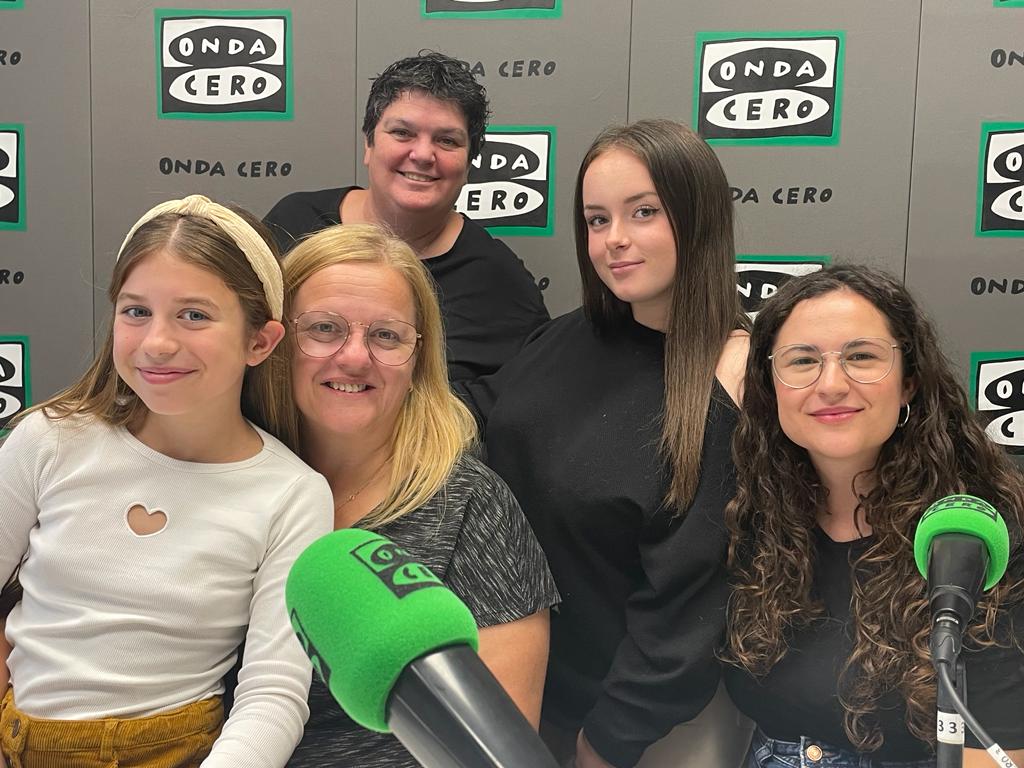 Nos visitan las Reinas de las Fiestas de L'Alfàs del Pi Nos visitan las Reinas de las Fiestas de L'Alfàs del Pi