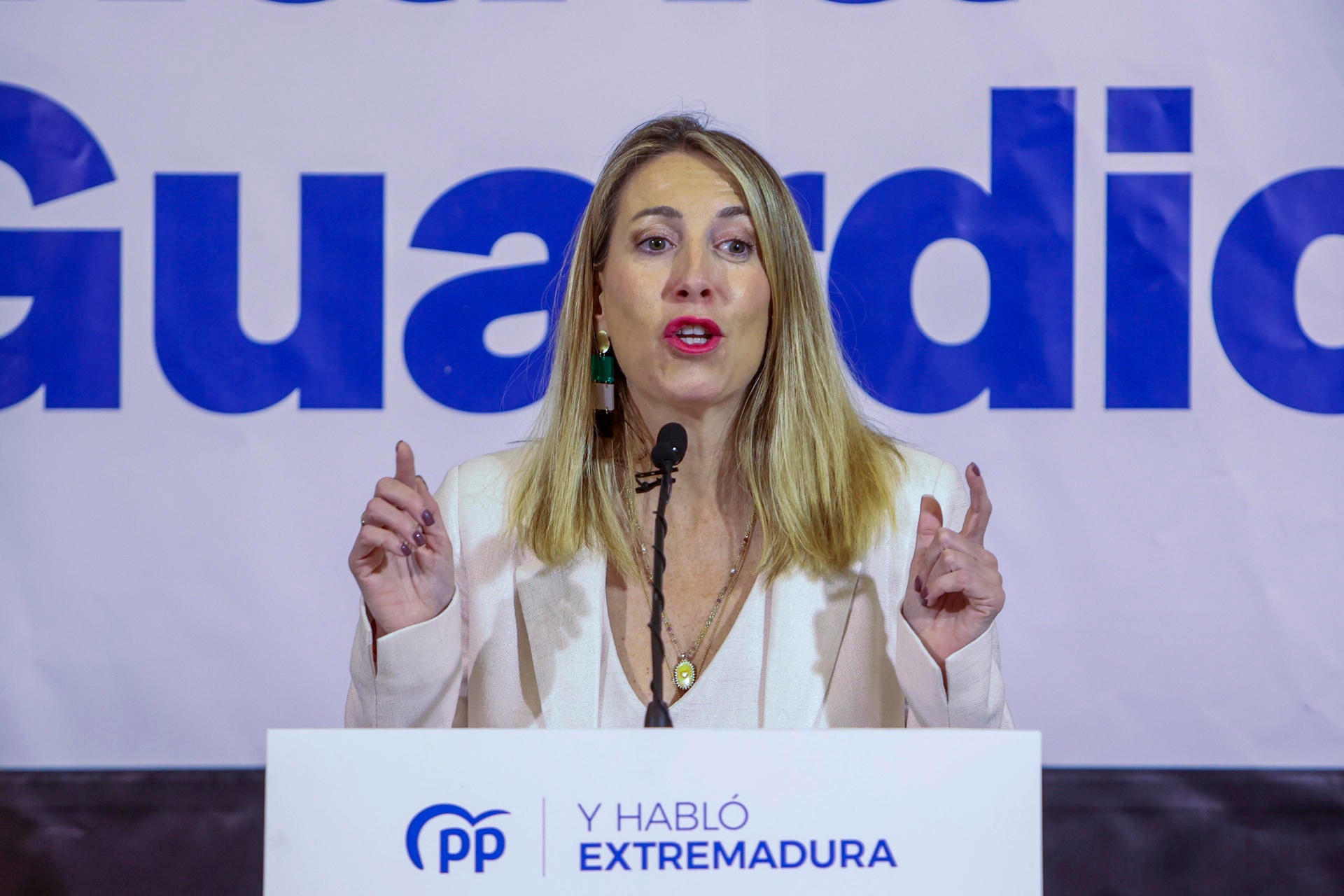 Guardiola considera "indigno" el acuerdo entre PSOE y ERC que implica la condonación de parte del FLA Guardiola considera "indigno" el acuerdo entre PSOE y ERC que implica la condonación de parte del FLA