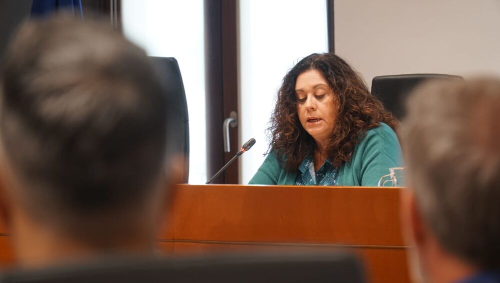 La concejala Gema Marí explicando a que irán destinadas las inversiones del Ayuntamiento de Ibiza 
