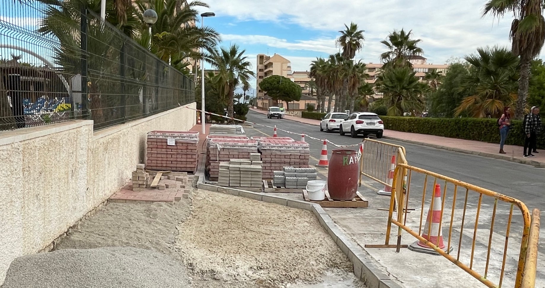Avanzan a buen ritmo las obras de mejora para la accesibilidad en Cabo Cervera de Torrevieja Avanzan a buen ritmo las obras de mejora para la accesibilidad en Cabo Cervera de Torrevieja
