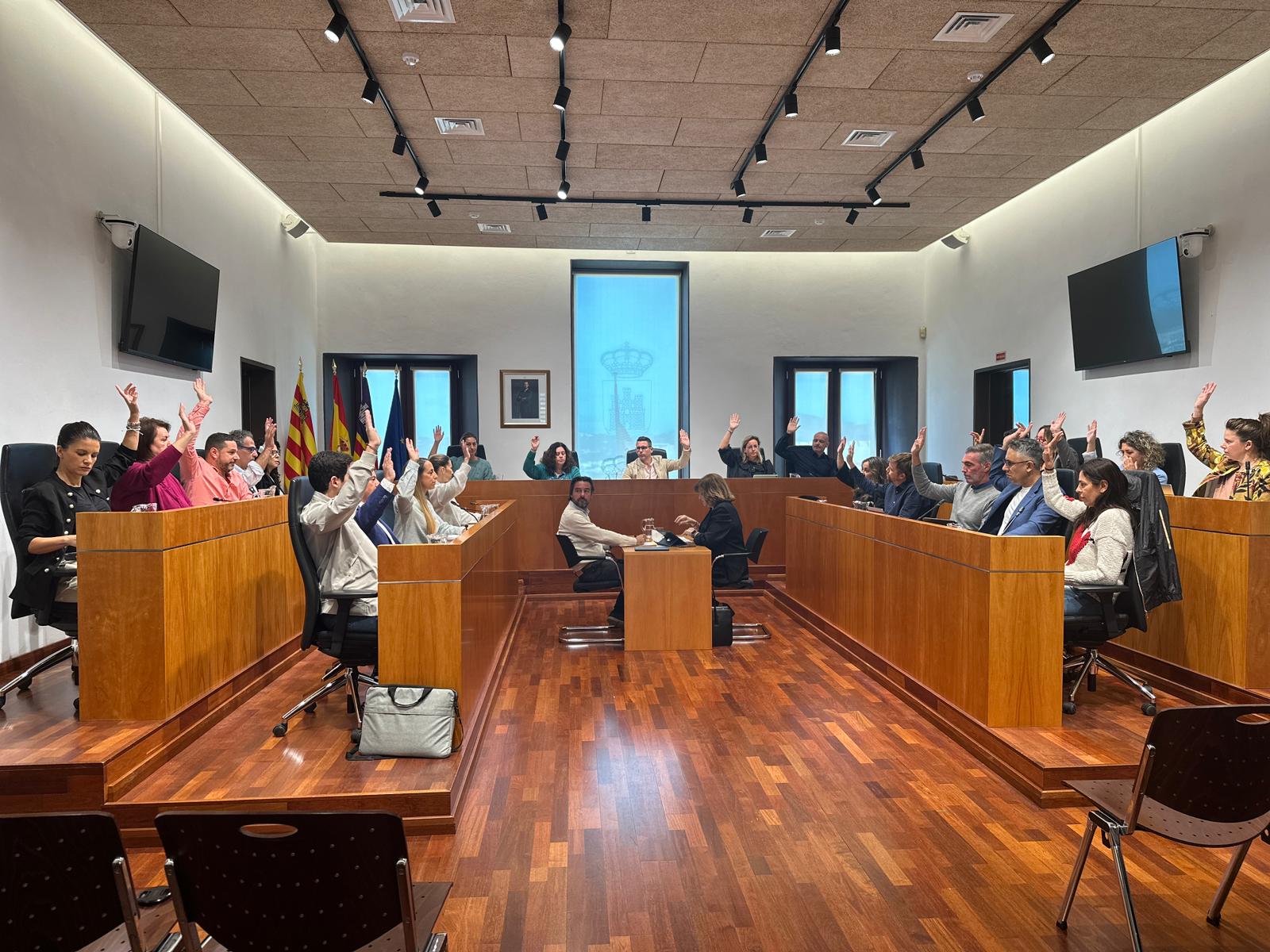 El Ayuntamiento de Ibiza aumentará su presupuesto en 5.1 millones de euros para destinarlos a inversiones en la ciudad El Ayuntamiento de Ibiza aumentará su presupuesto en 5.1 millones de euros para destinarlos a inversiones en la ciudad