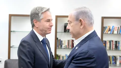 El primer Ministro israelí, Benjamín Netanyahu, y el secretario de Estado estadounidense, Antony Blinken, durante una reunión en Tel Aviv. El primer Ministro israelí, Benjamín Netanyahu, y el secretario de Estado estadounidense, Antony Blinken, durante una reunión en Tel Aviv.
