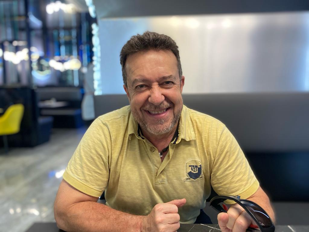 Rafa Pacheco: "Cambiar nosotros para que todo cambie a nuestro alrededor, así se alcanza la felicidad" Rafa Pacheco: "Cambiar nosotros para que todo cambie a nuestro alrededor, así se alcanza la felicidad"