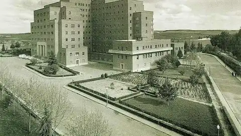 Foto antigua del Hospital Perpetuo Socorro Foto antigua del Hospital Perpetuo Socorro