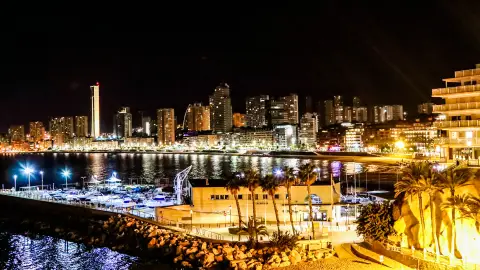 Benidorm concede otros 9.000 euros en ayudas a empresas y La Vila cierra el plazo para solicitarlas este domingo Benidorm concede otros 9.000 euros en ayudas a empresas y La Vila cierra el plazo para solicitarlas este domingo