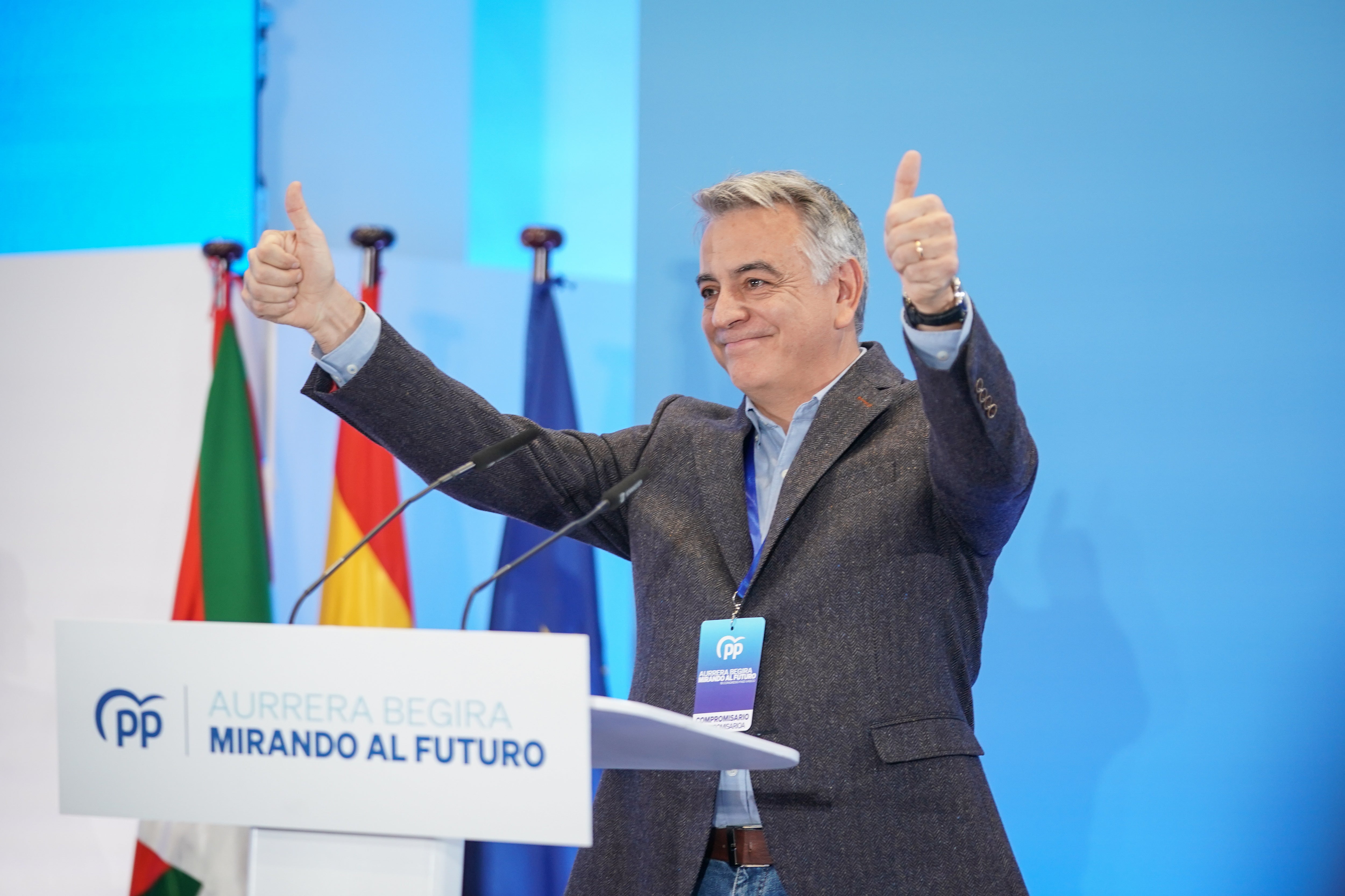 Javier de Andrés se pone al frente del PP vasco con un amplio respaldo del 97 % de los militantes Javier de Andrés se pone al frente del PP vasco con un amplio respaldo del 97 % de los militantes